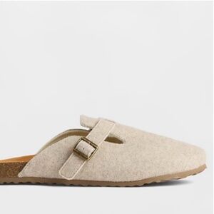 Gap Felt Cogs Brand New size 8 and 9 available.